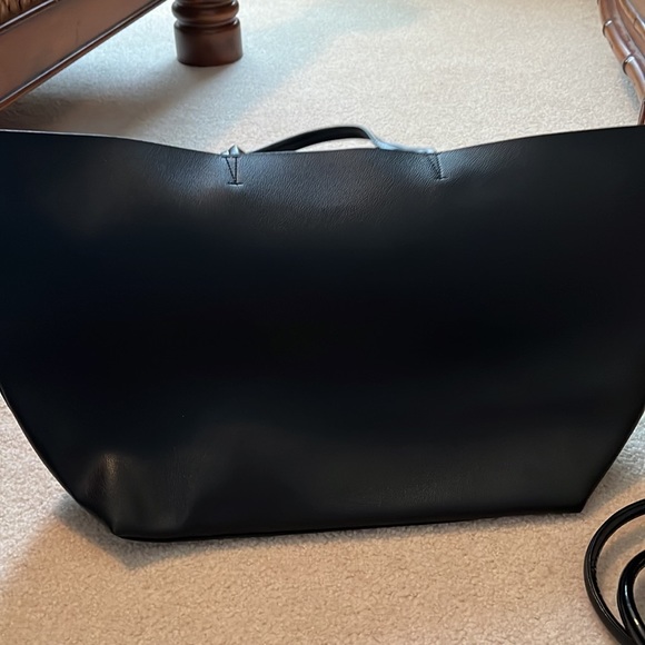 black Victoria’s Secret tote and travel maxi bag - Picture 4 of 5